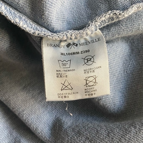 Brandy Melville Helen Hawaii USA Cropped Tee - Picture 5 of 9